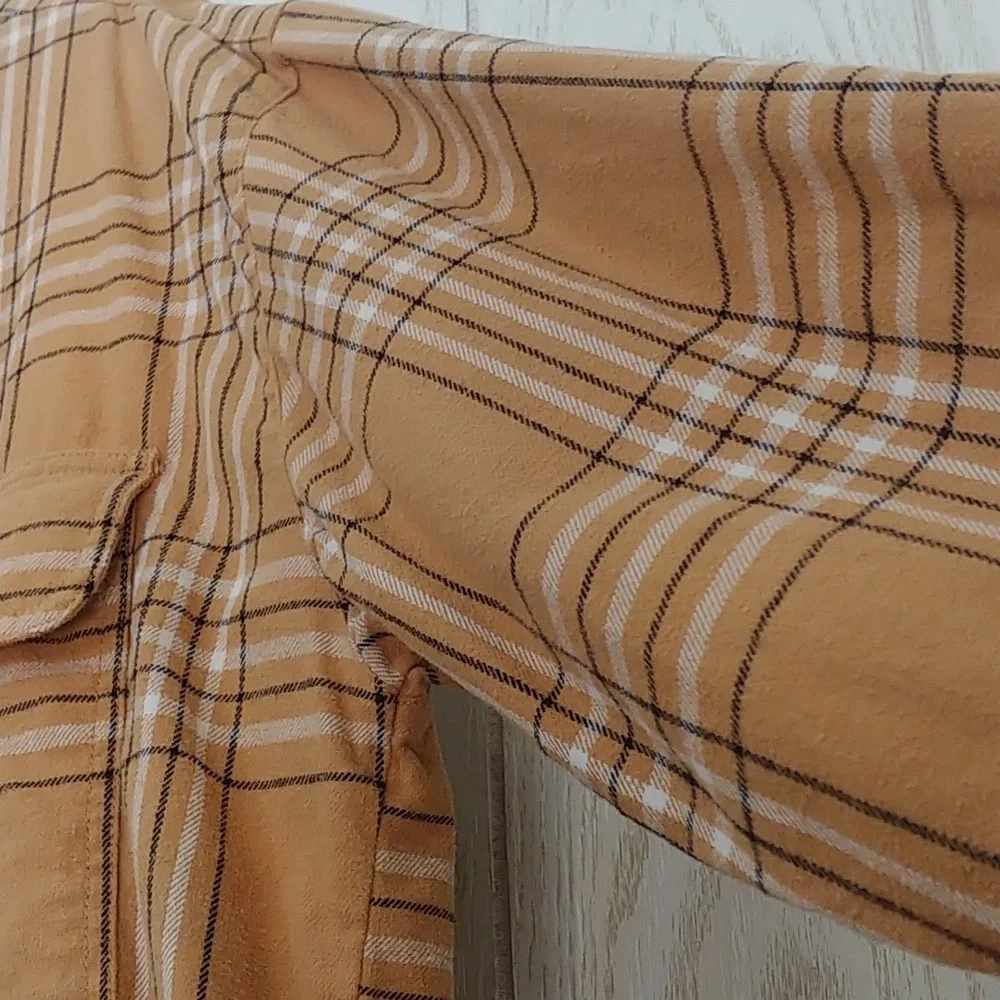 Brixton Bowery Flannel Shirt - Picture 9 of 16